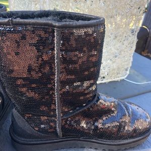 UGG CLASSIC SHORT SEQUIN BOOTS, BLACK